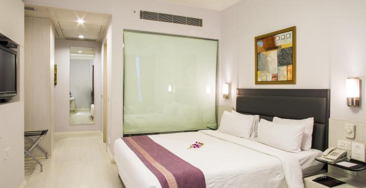 Sarovar Portico Naraina, Hotel New Delhi Exterior photo